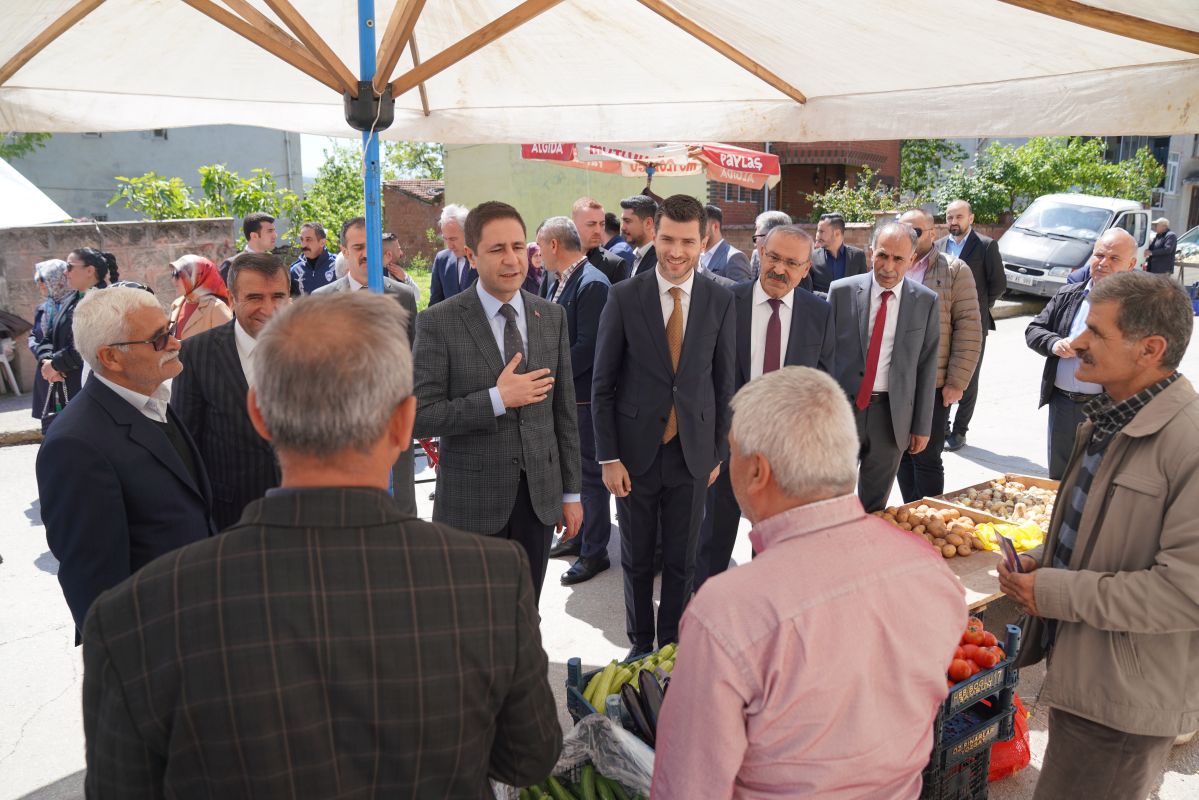 Belediye Başkanımız Sayın Ertuğrul KARAGÖL Salı Pazarında Esnaflarımızı Ziyaret Etti. - 2023